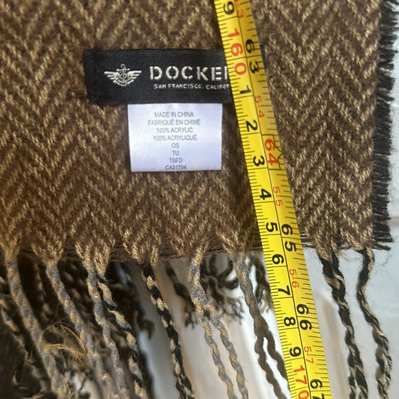 Scarf - Picture 12 of 12